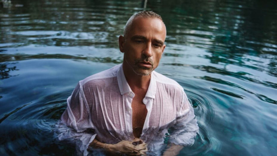 POSLAO EMOTIVNU PORUKU SRPSKOJ PUBLICI Eros Ramacoti ponovo u Beogradu (FOTO)