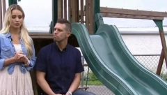 PRONAŠAO JE DVE BEBE U SMEĆU I DONEO IH KUĆI: Kada ih je njegova žene ugledala primetila je nešto strašno!