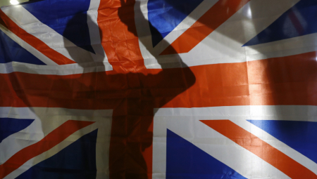 LONDON IGRA NA IVICI NOŽA Jedan pogrešan potez i svet će potonuti u haos!