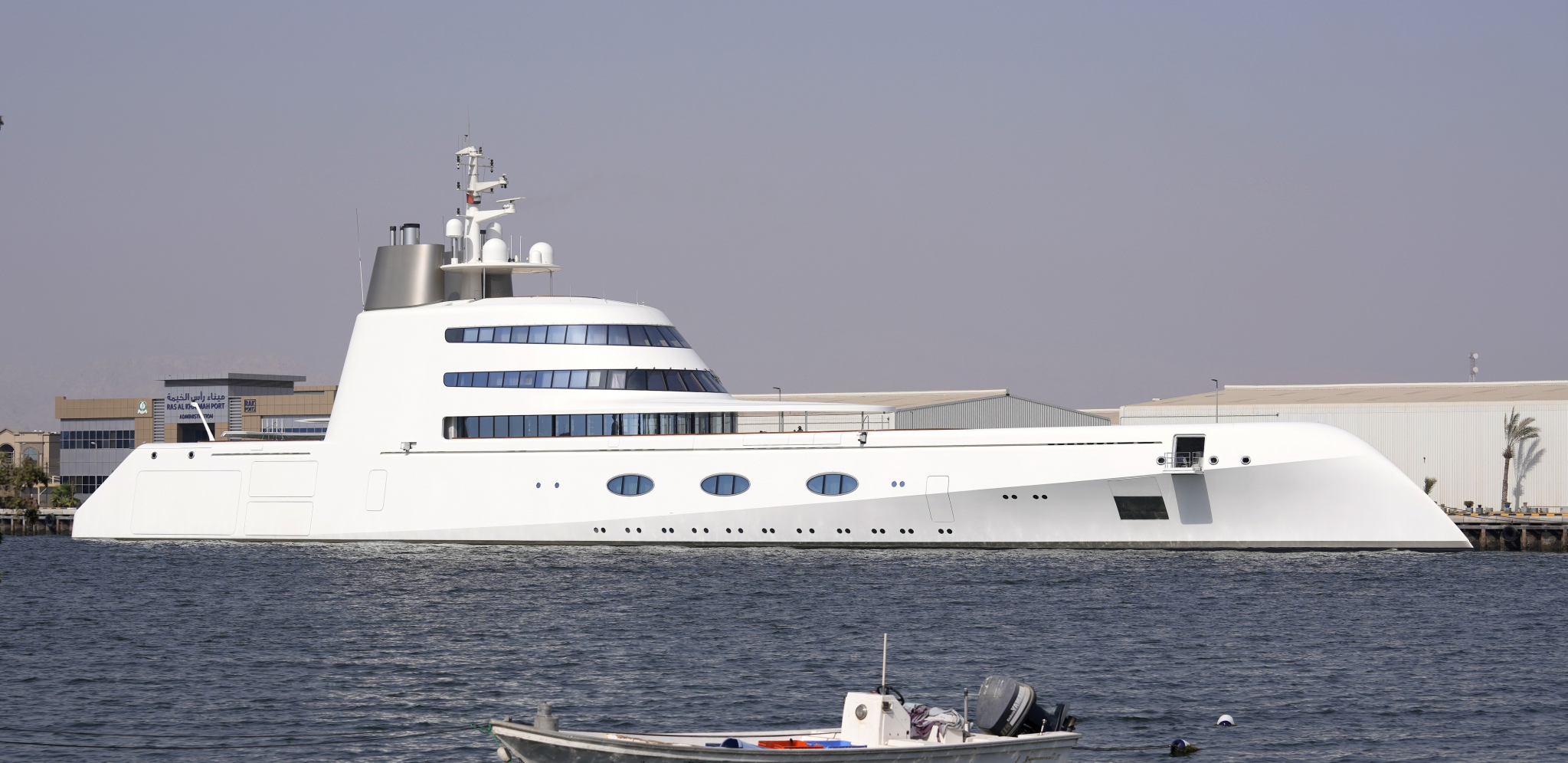 NESTALA JAHTA SANDRE MELJNIČENKO! Ultraluksuzno plovilo poznato po ekstravagantnim detaljima poslednji put viđeno u Dubaiju