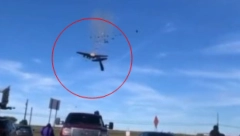 ŠEST MRTVIH U STRAVIČNOM SUDARU AVIONA Oboren američki bombarder B-17, pogledajte jezive snimke nesreće (VIDEO)