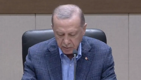 ERDOGANU POZLILO USRED EMISIJE Novinar skočio sa stolice, kamera pala na pod, a onda se čuo uzdisaj