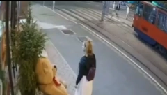 MERKALA, PA ISKORISTILA MOMENAT Pogledajte snimak koji je šokirao javnost, da li je ovo najluđa krađa ikada? (VIDEO)