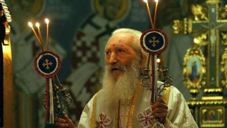 PITALI SU PATRIJARHA PAVLA DA KUPE KOLA, A NJEGOV ODGOVOR I DANAS SVI PAMTE "Nije u redu..." Pominjao je Kosovo i sirotinju
