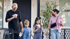 O NJIHOVOJ OKRUTNOJ METODI VASPITANJA DECE BRUJI CEO SVET  Slavan par "pliva" u parama, a njihovi naslednici...