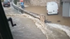 SAOBRAĆAJNI KOLAPS U CG: Dramatično u Platijama, blokiran put kroz Vraneš, odron na autoputu- Voda na sve strane