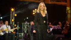 Jelena Rozga izdala akustik album i “dala gas” pred početak regionalne turneje u okviru koje nastupa i u Beogradu