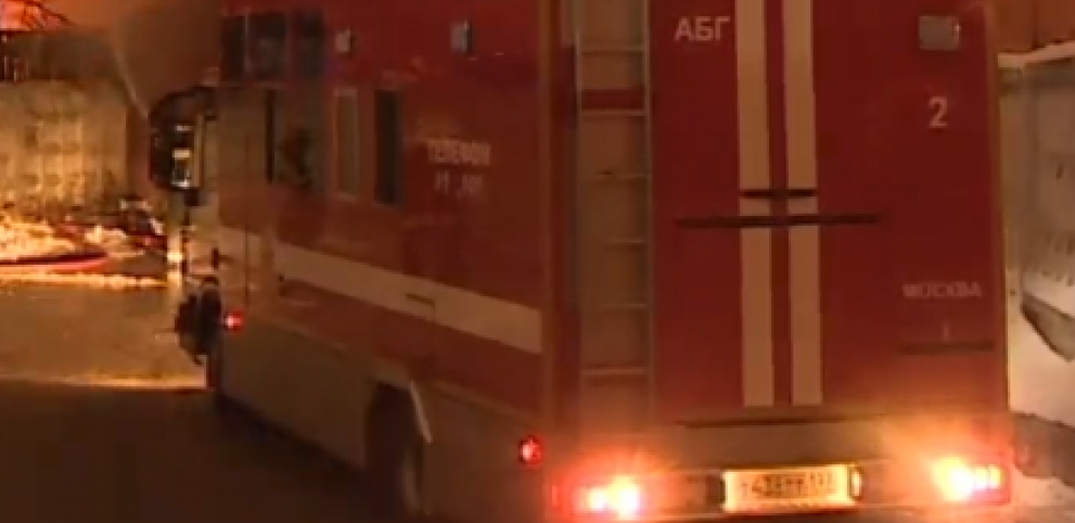 POŽAR NA NOVIM BEOGRADU Četiri vatrogasne ekipe na terenu (VIDEO)