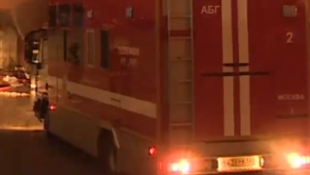 POŽAR NA VOŽDOVCU  Zapalio se stan, vatra se proširila na krov zgrade