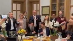 ĐOKOVIĆI OBELEŽILI KRSNU SLAVU Patrijarh Porfirije gost Novaka dan nakon osvajanja titule u Torinu (VIDEO)