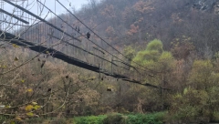 Srušen viseći most u Ovčar Banji
