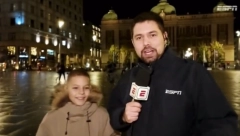 DEČAK IZ BEOGRADA POSTAO HIT U SVETU Brazilski novinari pitali mališana na Trgu Republike šta misli o utakmici sa Srbijom, ono što je rekao o Nejmaru je sve nasmejalo (VIDEO)