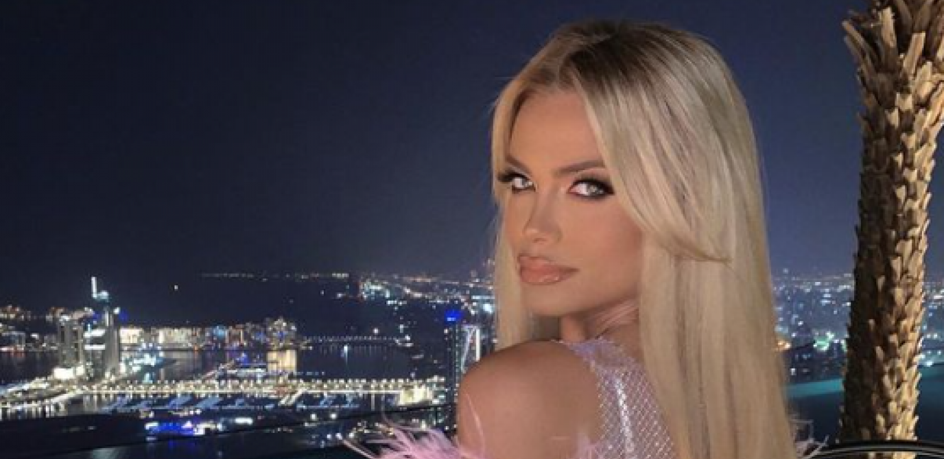NOVI MODNI TREND Milica Pavlović doživela peh na aerodromu pa se obratila fanovima: Ja sam super žena!