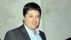 UDARIO KOMBIJEM PREDSEDNIKA OPŠTINE PARAĆIN PA POBEGAO Određeno zadržavanje bahatom vozaču!