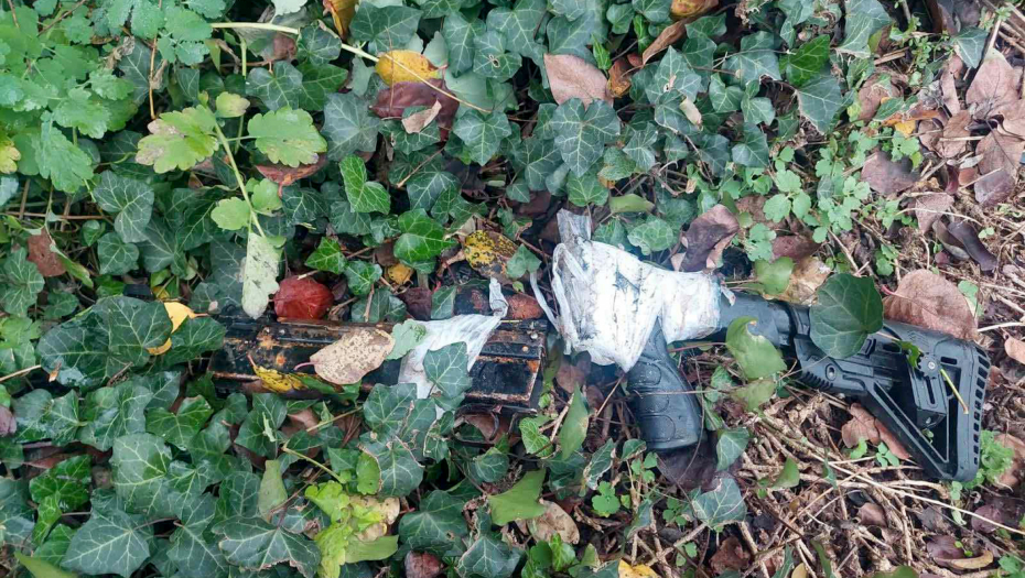 NASTAVLJA SE AKCIJA PO SRBIJI Migrant pobegao kad je video policiju, pronađena automatska puška sa municijom (FOTO)