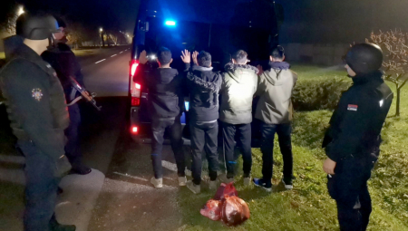 PRONAĐENO JOŠ OKO 200 MIGRANATA Nova akcija MUP-a u borbi protiv krijumčarenja ljudi