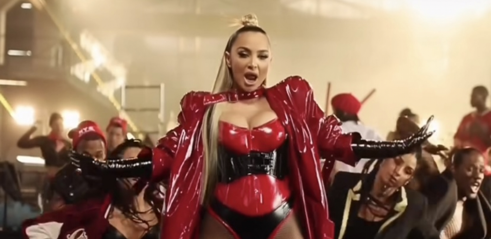 SRAMNO! Albanka čiju je pesmu obradila Maja Berović poručila: SRPKINJI NE BI PRODALI MOJ HIT