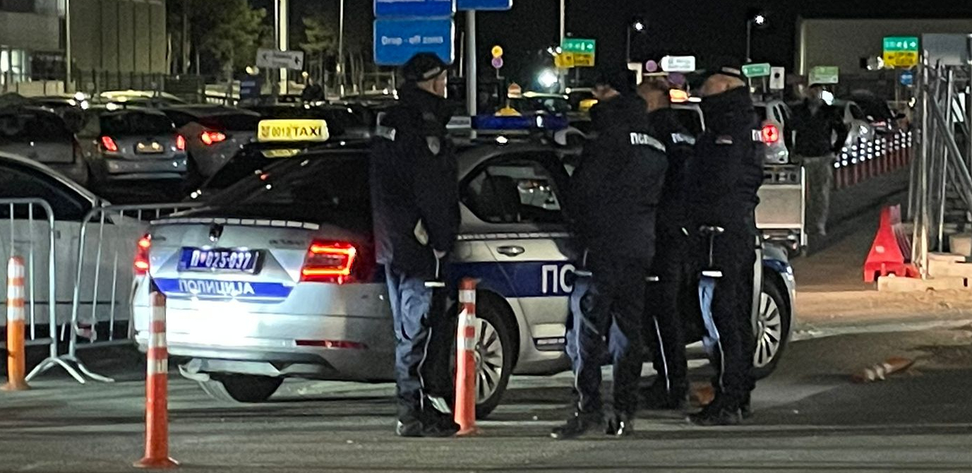 UHAPŠEN MUŠKARAC U BEOGRADU! Policija u njegovom automobilu pronašla 30 paketa sa marihuanom (FOTO)
