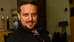 "UDVARALA MI SE MLADA I KUMA NA SVADBI": Pevač Stefan Babić imao neprijatnu situaciju, izneo šok detalje! (VIDEO)