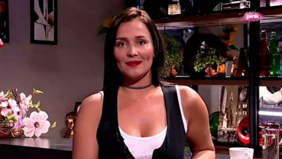 BILA JE NAJZGODNIJA SRPSKA VODITELJKA Žene su plastičaru tražile grudi kao njene, a onda odjednom nestala, evo kako danas izgleda Rada Radenović!