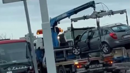 NOVI DETALJI NESREĆE NA MAGISTRALI SMRTI U sudaru automobila i autobusa povređeno devet osoba, među njima i trudnica