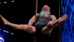 DEDA ZAJAHAO ŠIPKU Svima u sali pale vilice dole