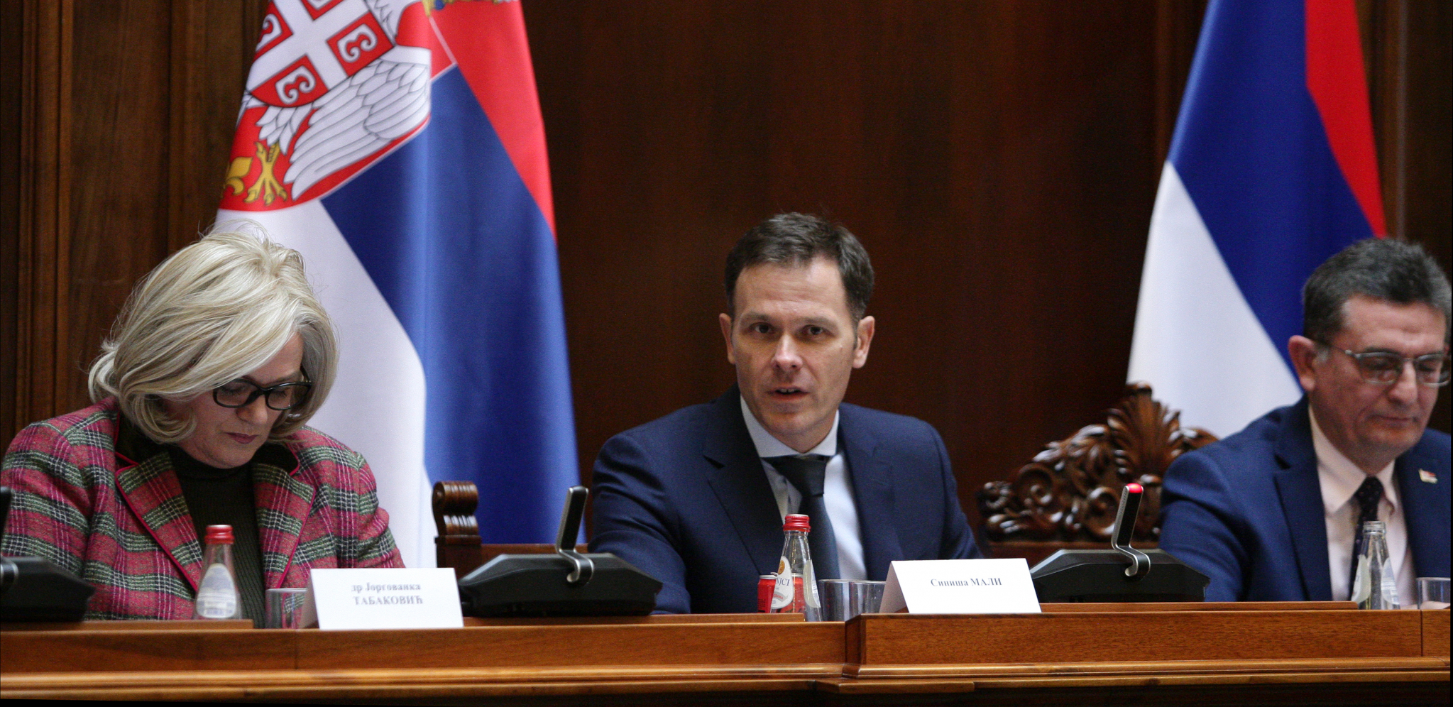 "ZAŠTO VAM SMETA RAZVOJ SRBIJE?" Siniša Mali pokopao opoziciju u Skupštini