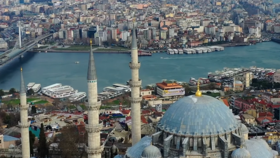 DRAMA SRPSKIH TURISTA U ISTANBULU Svi će biti smešteni u hotel do leta za Beograd