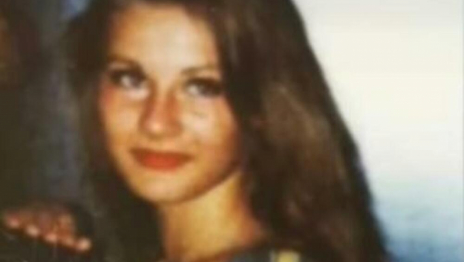NEKADA JE ŽIVELA U BEDI, A ONDA SE DESIO OBRT: Udata je za jednog od najboljih frajera, nema šanse da pogodite koja je pevačica u pitanju! (FOTO)