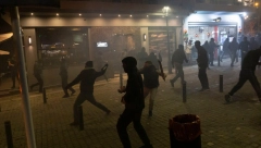 BUKTE NEREDI U GRČKOJ! Šok-bombe na ulicama, povređeno deset policajaca