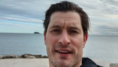 PETAR BENČINA POKAZAO SINA Prikazao neodoljiv kadar iz doma: Novi klinac u bloku