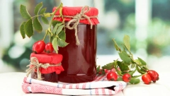 Nutricionista Ana Todorović o moćnom plodu ŠIPKA odličnom za UBLAŽAVANJE PREHLADE