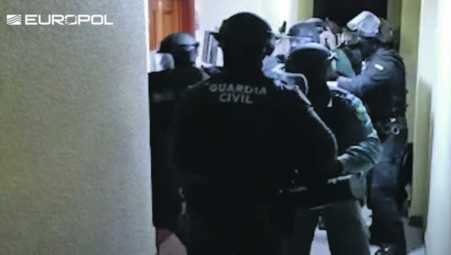RAZBIJENA ALBANSKA NARKO MAFIJA Žestok udar Evropola, presečena cela mreža!