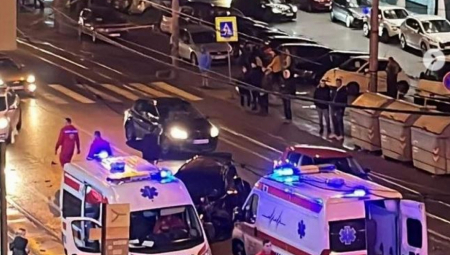 ŠOKANTNA SVEDOČENJA OČEVIDACA NESREĆE U BULEVARU Vozač je pokosio mladića, a onda se uhvatio za glavu, pa za vrat!