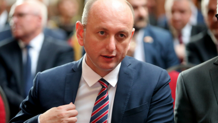 KNEŽEVIĆ: Crna Gora mora glasati protiv rezolucije o Srebrenici, ne samo zbog Srbije, nego zbog sebe