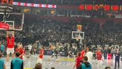SVE JE SPREMNO ZA SPEKTAKL Pogledajte atmosferu u Areni pred istorijski okršaj Partizana i Zvezde (VIDEO)