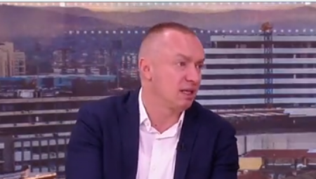 PAJTIĆU, 2012. JE PROŠLA! U pokušaju da ocrni Srbiju, pokopao samog sebe!