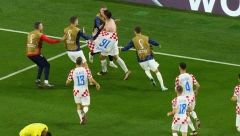 PREŠLI SVAKU GRANICU Hrvatski list na naslovnici objavio: ŽIVELA NDH - uporedili reprezentaciju sa fašističkom tvorevinom (FOTO)