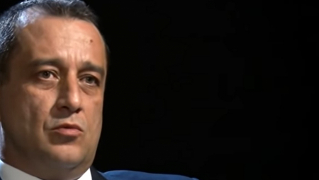 GOTOVO SASLUŠANJE TUŽIOCA SAŠE ČAĐENOVIĆA Češlja se Skaj aplikacija, a ova odluka istražnog sudije biće presudna!