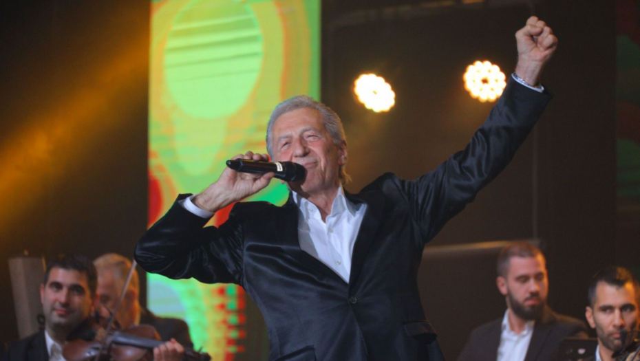 ĆERKA MIROSLAVA ILIĆA U BRAKU JE SA NAŠIM POLITIČAREM Htela da napusti Srbiju, pa joj se život preokrenuo sa 180 stepeni