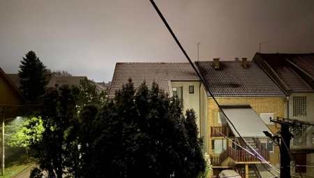 PAO PRVI SNEG U BEOGRADU! Zabelela se prestonica, evo kada će se otopiti! (FOTO)
