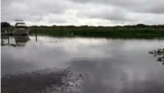 OVDE SE SIGURNO NE BISTE OKUPALI Mirno jezero se u trenutaku pretvori u neman, a sve zbog nekoliko kapi vode, niko nema objašnjenje