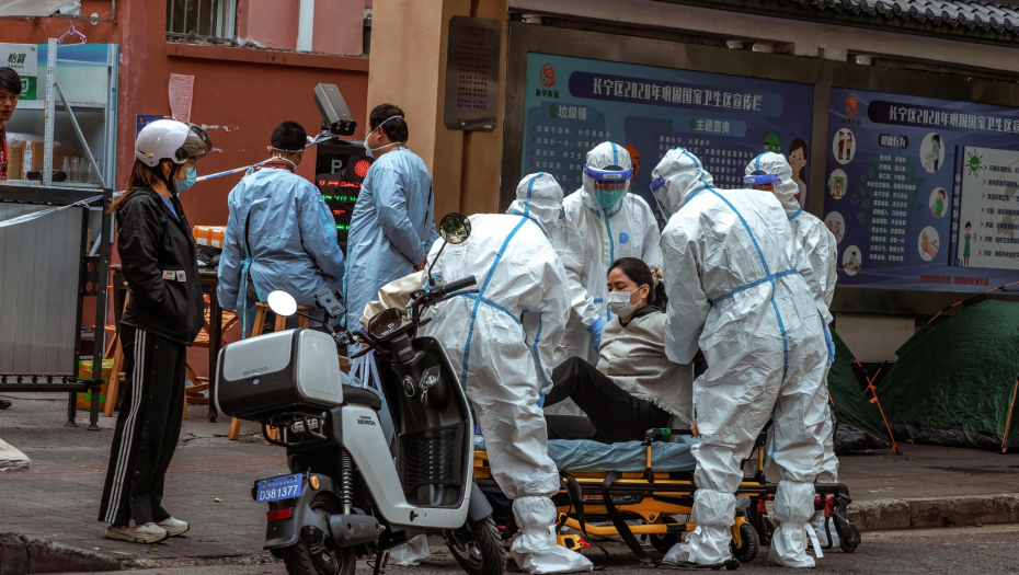 VIŠE OD 20 SMRTNIH SLUČAJEVA ZA NEDELJU DANA Talas korone zapljusnuo Grčku: Raste broj umrlih i hospitalizovanih
