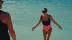 NESTVARNA GALERIJA SLIKA SA MALDIVA Ranjena Ceca u ožiljcima, večera na pustom ostrvu i VRATOLOMIJE Željka u okeanu (FOTO)