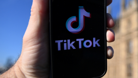 BIZARNI TIKTOK IZAZOV ZALUDEO SRPSKE ĐAKE! Sevaju nacistički pozdravi, veličaju nacizam, a tek ŠTA RADE SA HITLEROM!