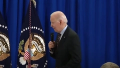 BAJDEN SE POTPUNO POGUBIO! Američki predsednik buncao za govornicom: Izvinite, pogrešio sam...