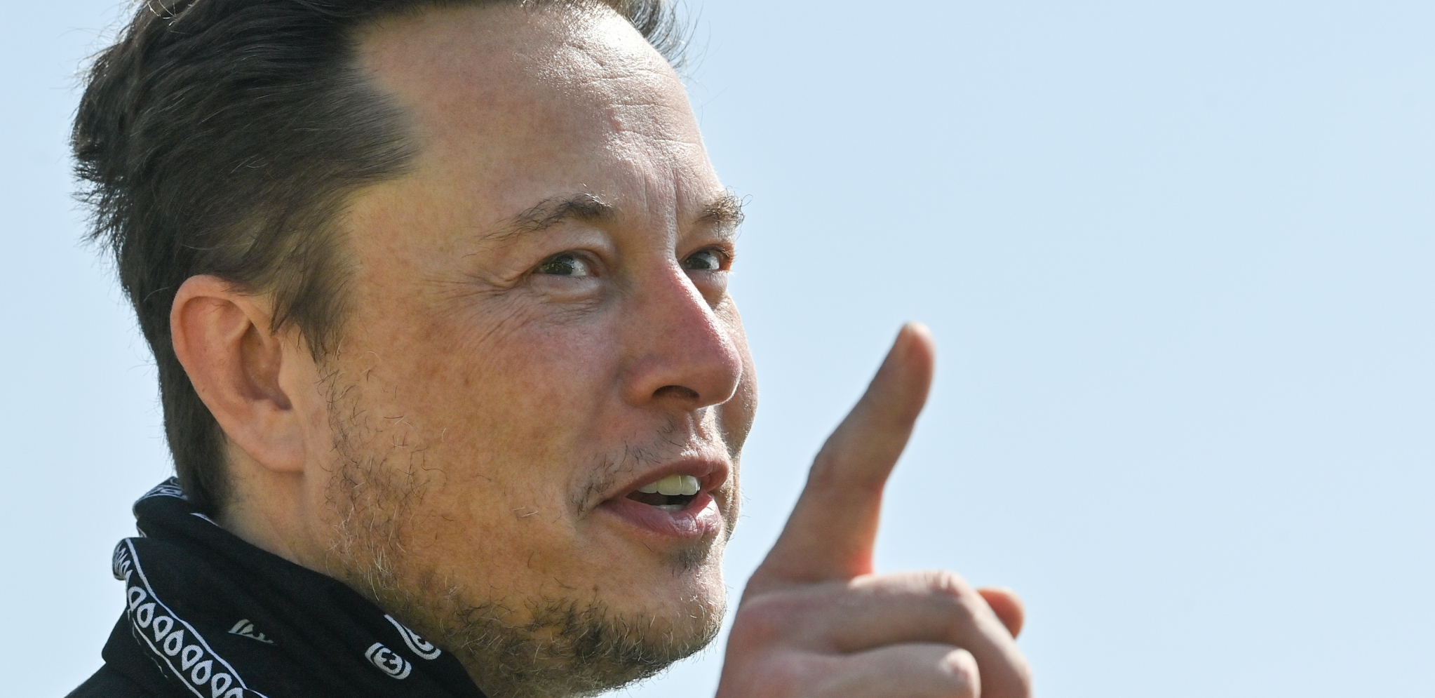 "BAJDENOVA MARIONETA LAŽE" Mask negirao vest da je ilegalno radio 1990-ih