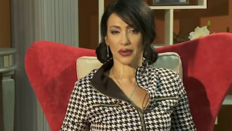 OVA VANSERIJSKA BOMBETINA JE ĆERKA VESNE VUKELIĆ VENDI Krije se od svih, nećete verovati čime se bavi! (FOTO)