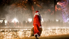 MOTO-MRAZOVI SU CAREVI Bajkeri podelili novogodišnje poklone deci u Dečjoj bolnici , sigurnoj kući i svratištu u Novom Sadu