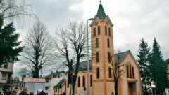 NASILJE MEĐU DECOM U TESLIĆU Učeniku srednje škole razbio nos, završio u dobojskoj bolnici
